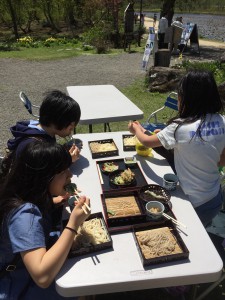 中学生以上1,300円 小学生 1,000円 三歳以上 500円desita!