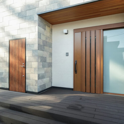 ウッドデッキ（玄関側）