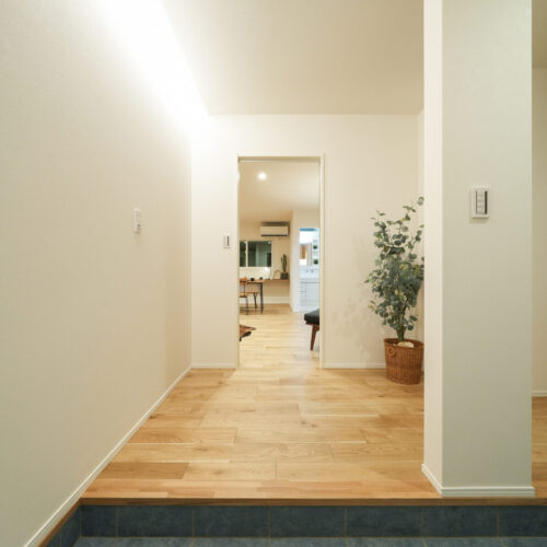 リビングにすぐに入れる玄関